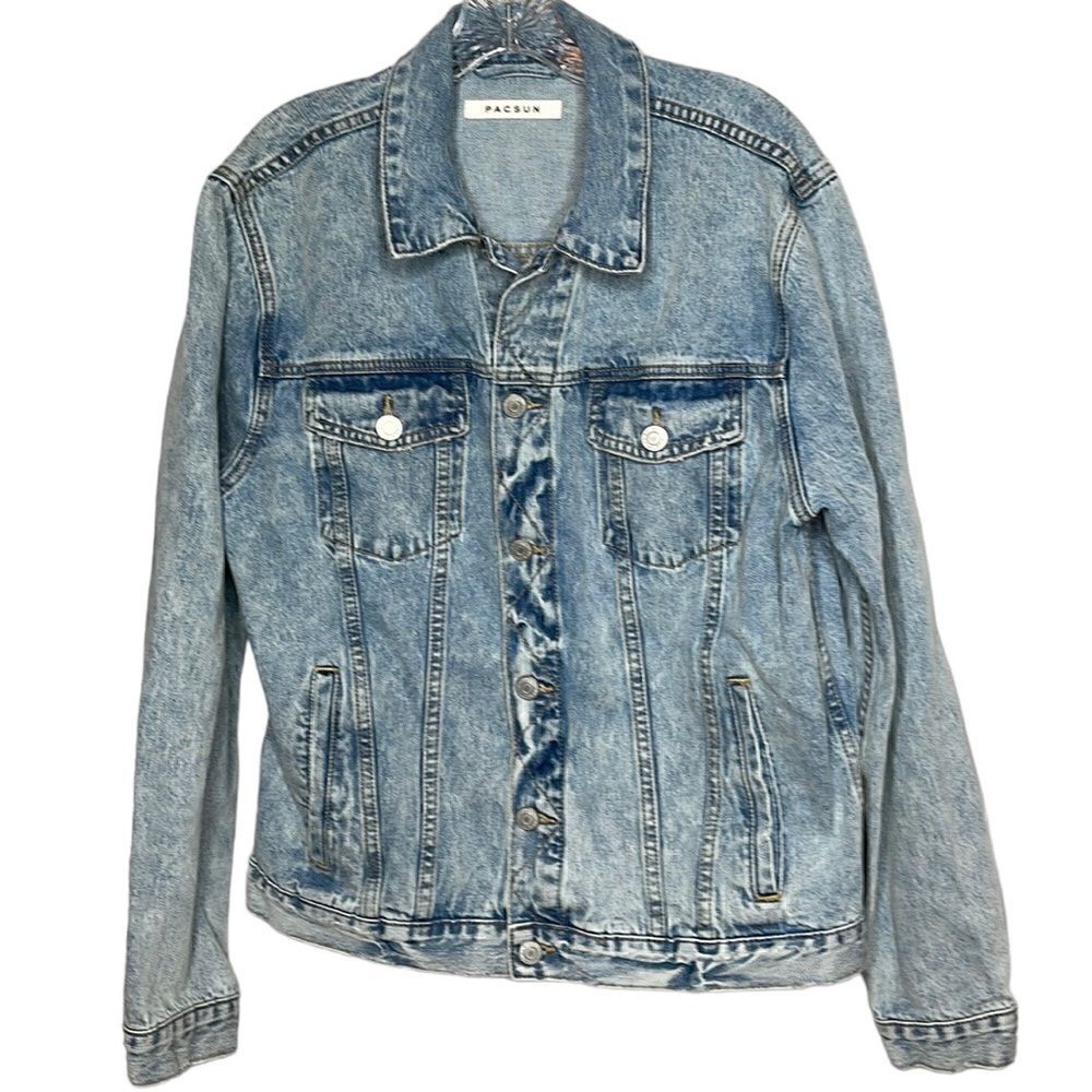 PacSun Light Washed Men’s Jean Jacket. Size Medium.